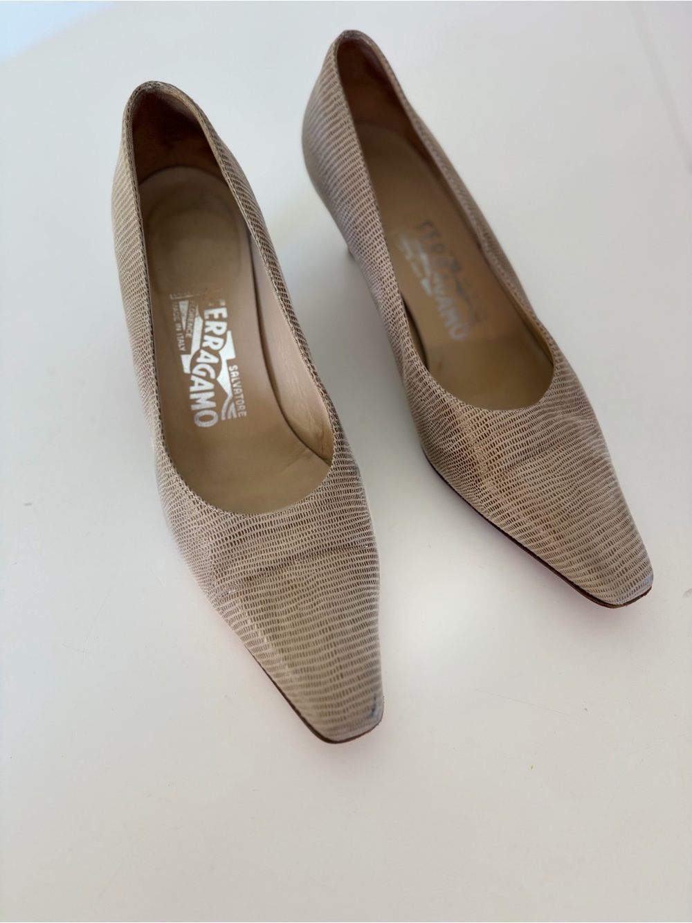 Salvatore Ferragamo Beige Lizard-Embossed Leather Kitten Heel Pumps Size 8